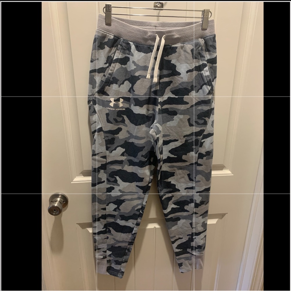 Under Armour Youth camo jogger